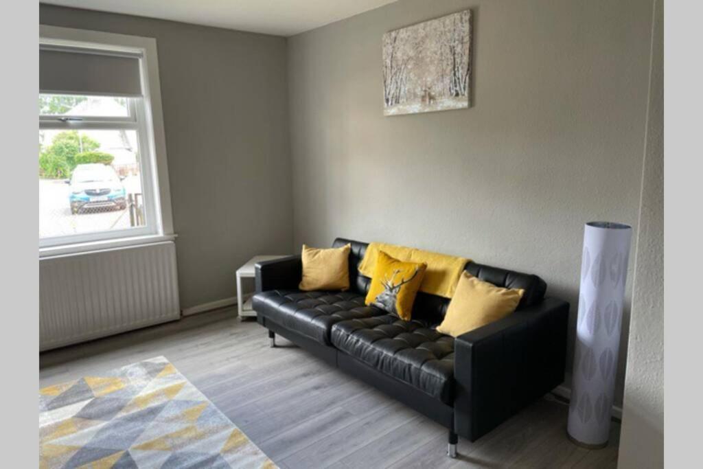 Beautiful Two Bedroom Flat By The Loch Balloch Exterior photo